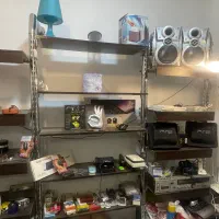 قفسه و‌ ویترین با نور پردازی