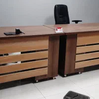 دو عدد میز در حد نو