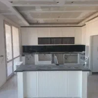 رنگ کاری کابینت و مبلمان و دیوار و نرده و پنجره