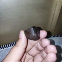 چند عدد سنگ قیمتی و یک شهاب سنگ