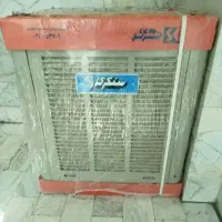 کولر آبی و یک ساعت مچی