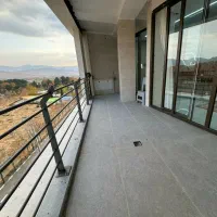 فروش ۲۱۰ متر مسکونی بر خیابان چهار باغ صحنه