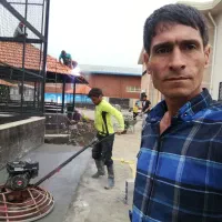 پیمانکار انجام بتن ماله موتوری کف شیب بندی کفسابی