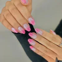 خدمات ناخن ب مناسبت عید تخفیف داره