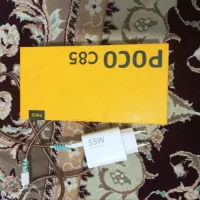 گوشی پوکوc85 با ملزومات