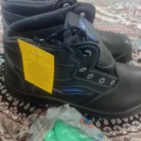 کفش کار و دستکش کار