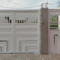 در حیاط نرده و پنچره رنگ کاری با دقت|خدمات پیشه و مهارت|خورموج, |دیوار