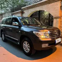 تویوتا لندکروز ۲۰۱۱