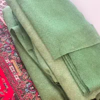 موکت سالم و تمیز حدود۹۰متر مربع قیمت مناسب