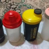 تعداد ۴ عدد قمقمه اب پلاستیکی|ظروف نگهدارنده، پلاستیکی، یک‌بارمصرف|شیراز, پودنک|دیوار