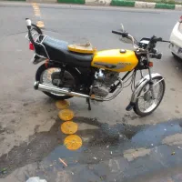 یک دستگاه موتور سیکلت نامی