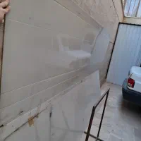 یک ورق پلی کربن بزرگ و یک تیکه