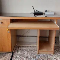 میز کامپیوتر به همراه شیشه