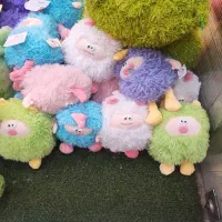 کارگر ساده خانم و چرخکاری در منزل