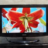 تلویزیون ۳۲ اینچ LCD سامسونگ|تلویزیون و پروژکتور|ساوه, |دیوار