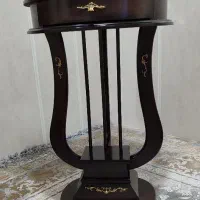 گرامافون و میز