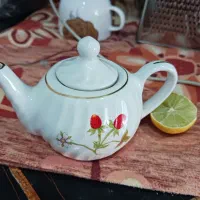 چینی و فنجان گلسرخ