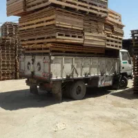 جعبه‌ و پالت چوبی