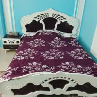 تخت و پاتختی