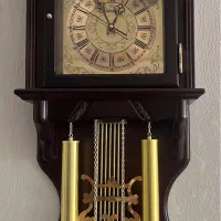 ساعت دیواری چوبی