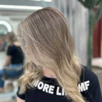 تخفیف۴۰درصدی رنگ و لایت تا اخرماه|خدمات آرایشگری و زیبایی|مشهد, جاهد شهر|دیوار