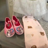 کفش و لباس بچه نو