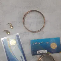 مقداری طلا ۱۰۰ بالای تابلو