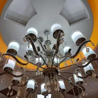 لوستر ۱۶ شاخه به ۸ عدد دیوار کوب به همراه لامپ