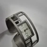 ساعت سویسی زنانه دسبندی دخترانه