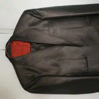 کت رسمی مشکی با آستر قرمز خاص