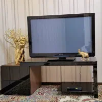 تلویزیون پانا سونیک42 اینچ به همراه میز و تجهیزات