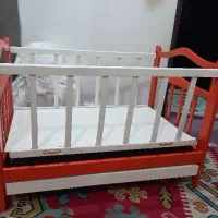 تخت گهوارهای کودک هم ثابت هم متحرک