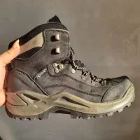 کفش کوهنوردی مکوان