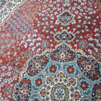 مبل و میز تلویزیون و فرش