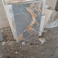 کار داخل انبار کاشی و سرامیک