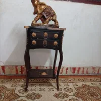 میز تلفن همراه با دکوری