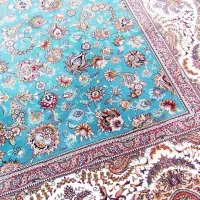 یک عددفرش ۱۲ متری کاملا سالم تمام نخ