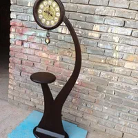 ساعت ایستاده