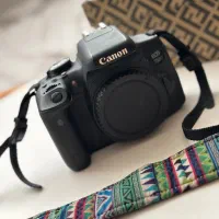 دوربین عکاسیCanon750D