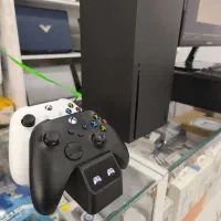 کنسول بازی xbox series x با دو دسته و شارژر دسته