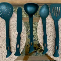 قابلمه تفلون به همراه ۵ عدد کفگیر و ملاقه|ظروف پخت‌وپز|فرمهین, |دیوار