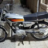 یک دستگاه موتور ۱۲۵ رهرو