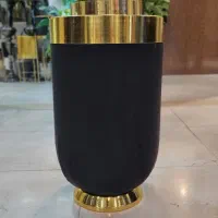 گلدان فایبر گلاس روکش مخمل لبه فلزی پایه چرخ دار