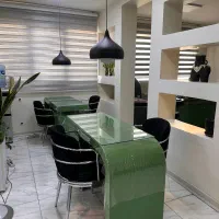 اجاره-میز-ناخن-تخت-مژه-اتاق-و-صندلی-سالن-زیبایی