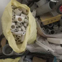 لو له پولیکا و اتصالات