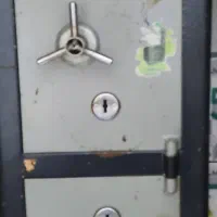 گاوصندوق در حد نو