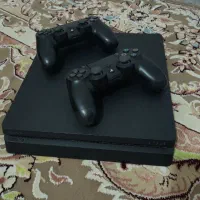 کنسول ps4 slim (درحد آک)