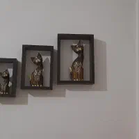 باکس و مجسمه چوبی