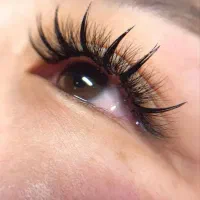 آموزش تخصصی اکستنشن و کاشت مژه با مدرک