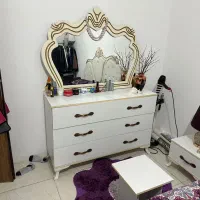 آینه .تخت خواب دو نفره.کنسول. میز tv .قاب عکسئ|میز تلویزیون|کرج, کیانمهر|دیوار